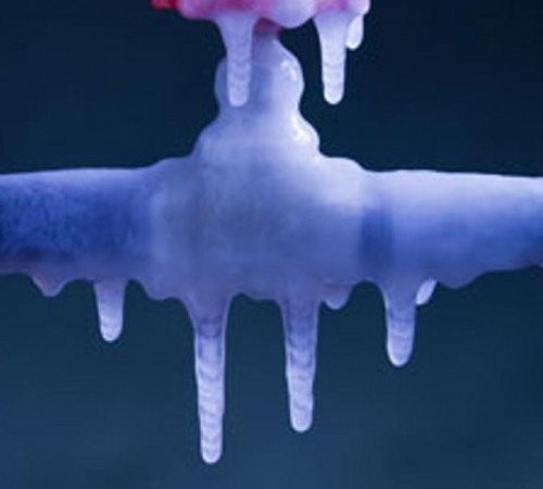 Как да затоплим замразена водоснабдяване: преглед на 5 ефективни начина за решаване на проблема