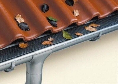  Инсталиране на улук на покрива: направете предпазна мрежа