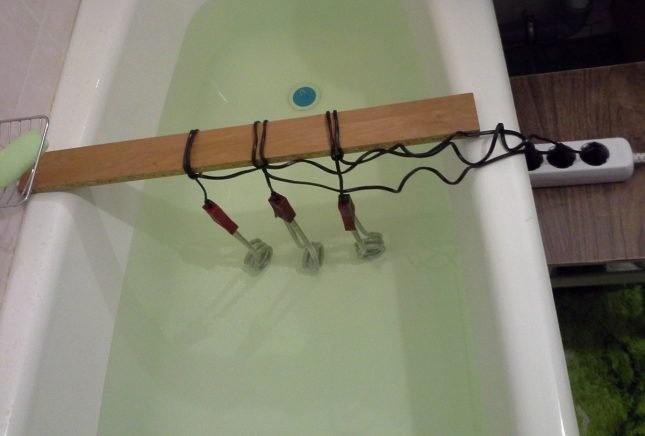 Водната баня се отоплява от котли