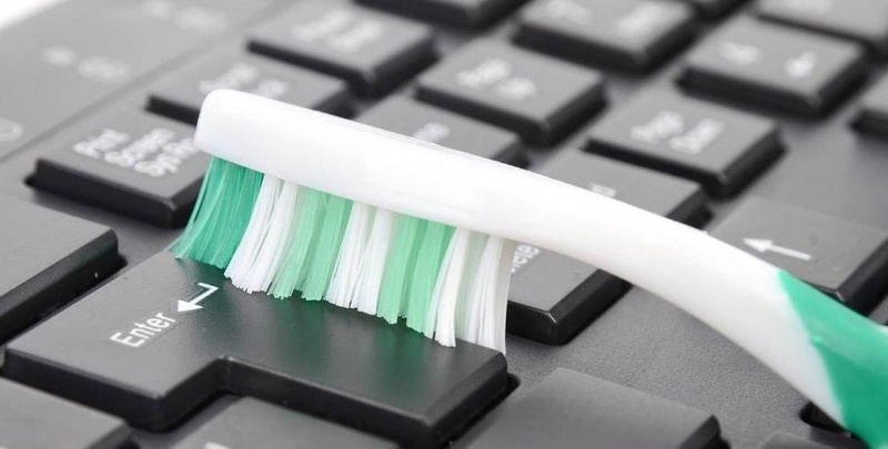 7 нестандартни начина за използване на четка за зъби за ефективно почистване на дома