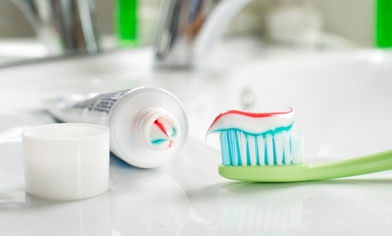 5 неща, които се почистват лесно с паста за зъби